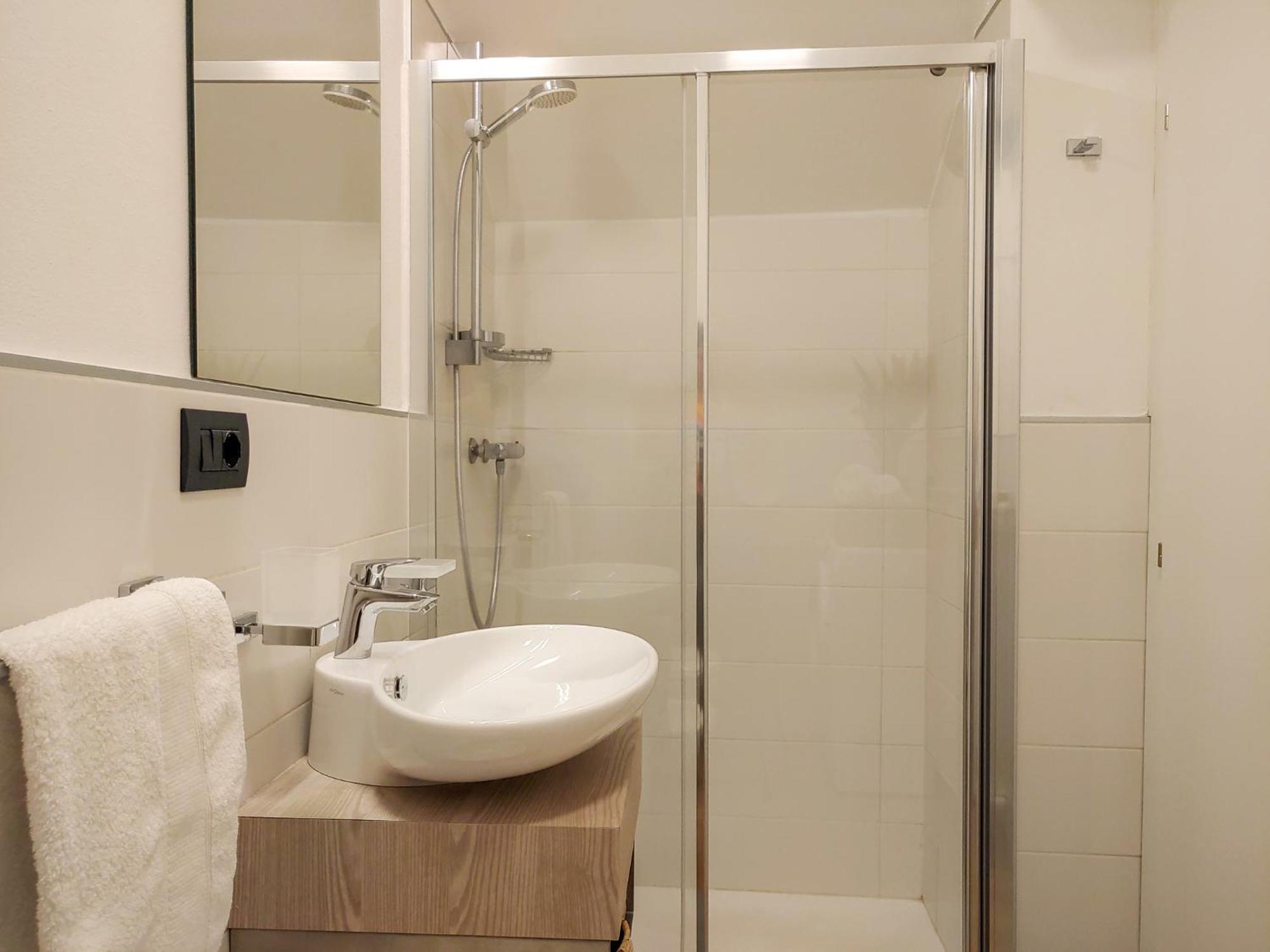 Dascio Emotion Ferienwohnung Mit Terrasse Am See Ngoại thất bức ảnh