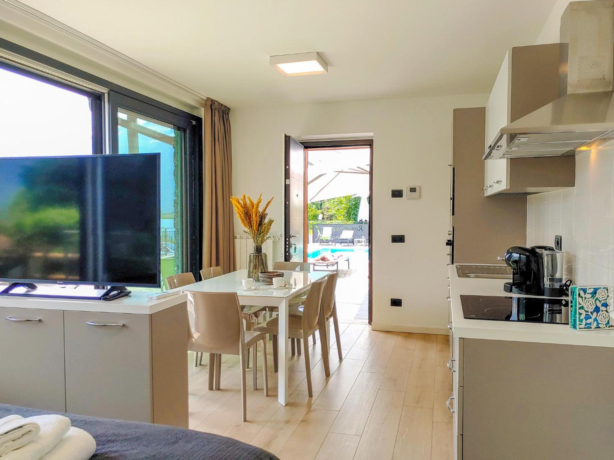 Dascio Emotion Ferienwohnung Mit Terrasse Am See Ngoại thất bức ảnh